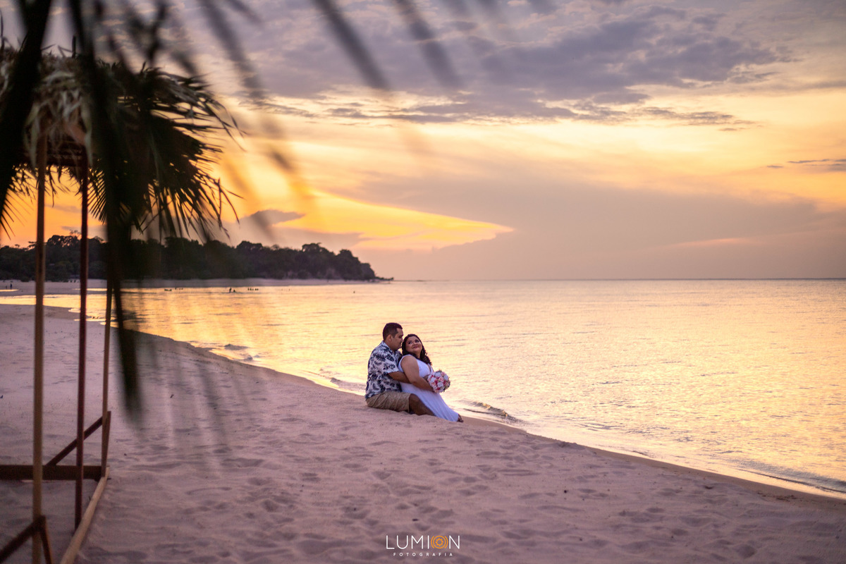 Casal - Cristiana e Janderson | Ensaio Pré Wedding  - Praia do Carapanari